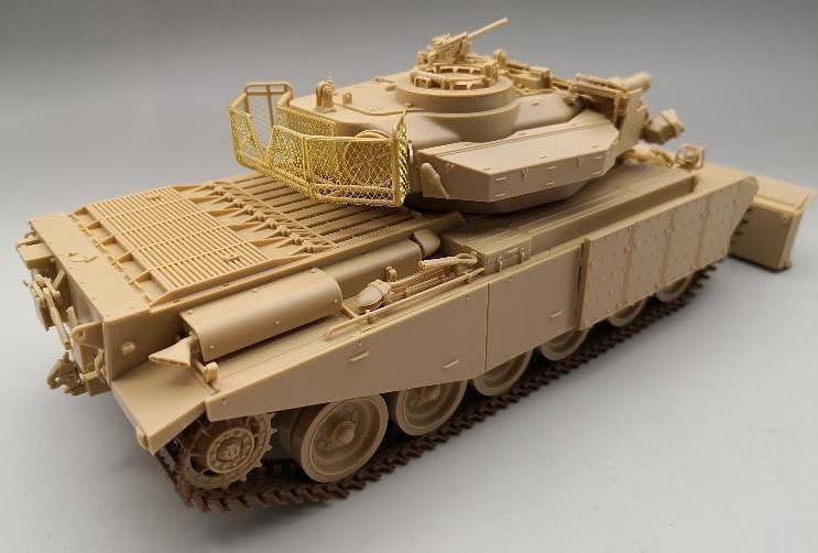 1/35 Amusing Hobby AH35A035 Centurion Mk.5 AVRE