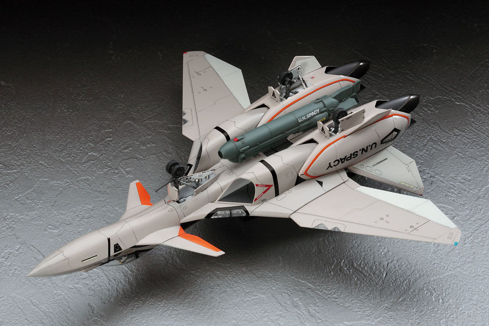 “Macross Plus” 1/72 VF-11B Thunderbolt by Hasegawa