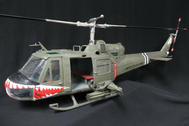 1/18 US ARMY HUEY B 174th AHC GUNSHIP "SHARK" - JS INTERNATIONAL #60028