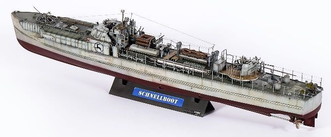 FORE Hobby FOR-1003 1/72 Scale Schnellboot S-38b w/ Display Stand