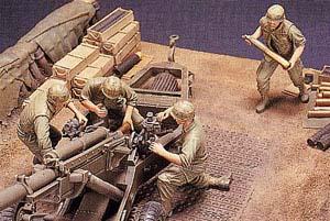 1/35 VIETNAM US M102 GUN CREW&COMPENSTR