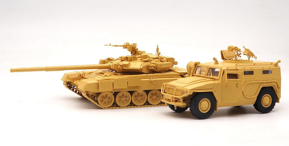 1/48 T-90A MAIN BATTLE TANK & “TIGER” GAZ-233014 ARMOURED VEHICLE by SUYATA