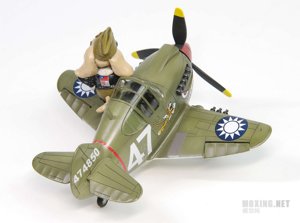 QT CURTISS P-40 WARHAWK AND PILOT (PUPPY PILOT) TIGER MODELS TT002