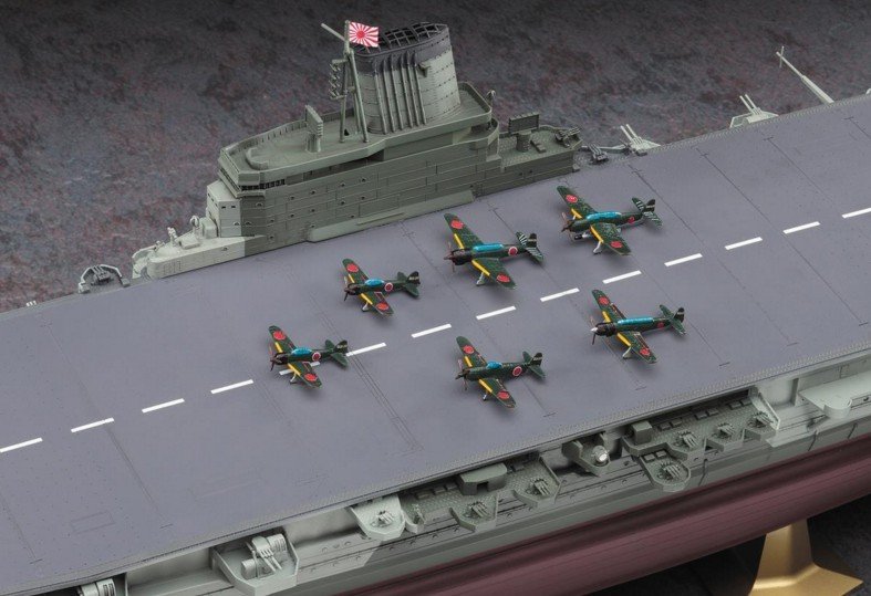 1/450 IJN AIRCRAFT CARRIER SHINANO w/ Full Hull and Stand by HASEGAWA 40153 (Z03)