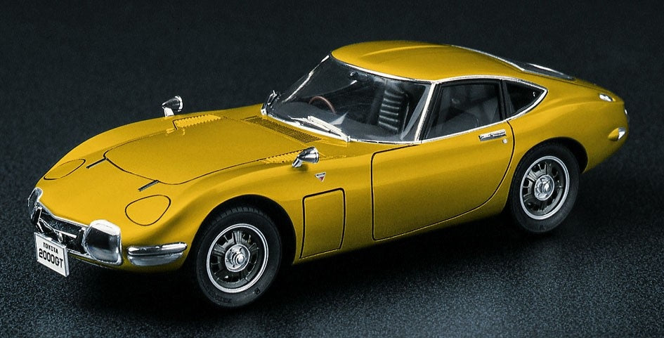 1/24 Toyota 2000GT “GOLD” w/ 60’s Girl Figure