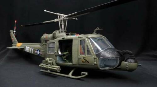 1/18 UH-1B - GUNSHIP 501st AVIATION BATTALION "FIREBIRDS" (By JS International HK)