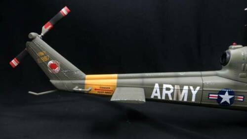 1/18 UH-1B - GUNSHIP 501st AVIATION BATTALION "FIREBIRDS" (By JS International HK)