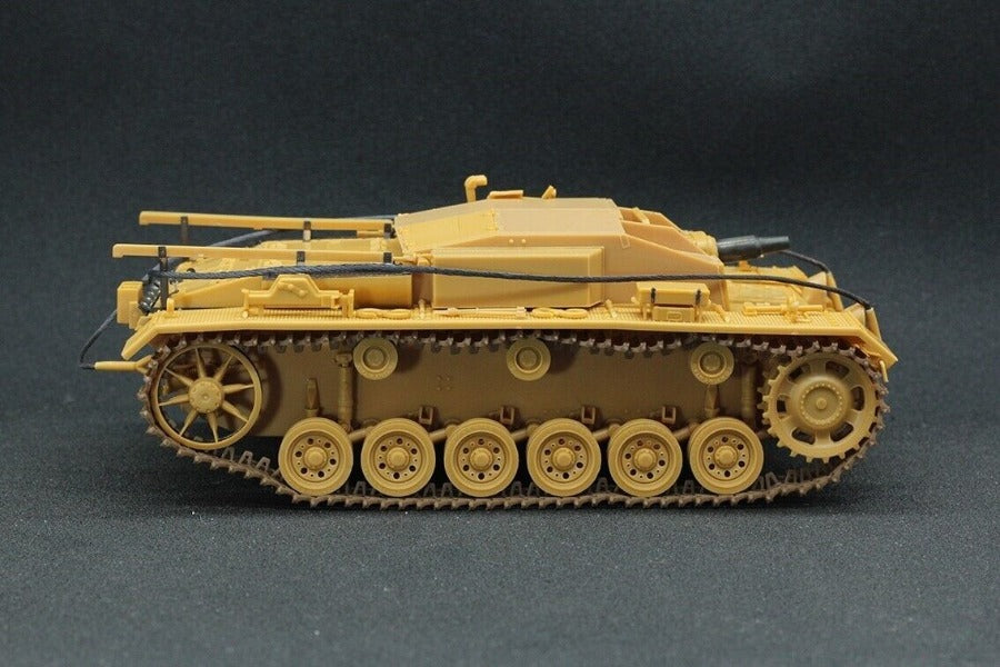 1/35 WWII GERMAN ASSAULT GUN STURMGESCHUTZ III AUST E (SdKfz 142) BY BRONCO MODELS