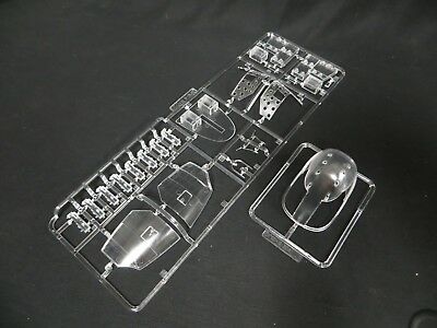 1/32 B-25J MITCHELL 'STRAFER'-CRYSTAL VERSION W/BONUS PARTS HONG KONG MODEL 01S01