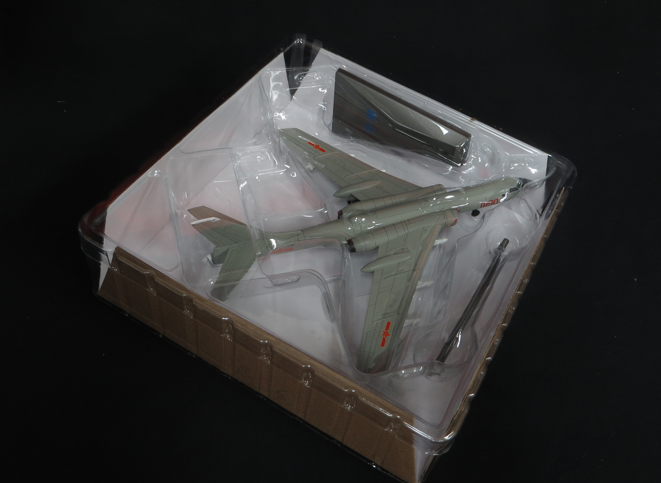 1/144 CCP PLA Air Force H-6K Long Range Bomber Diecast Model