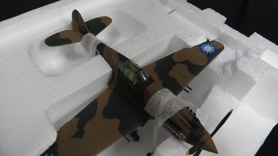 1/48 FLYING TIGER (A.V.G.) P-40C TOMAHAWK DIECAST MODEL BY BRONCO MODELS