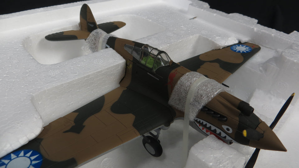 1/48 FLYING TIGER (A.V.G.) P-40C TOMAHAWK DIECAST MODEL BY BRONCO MODELS