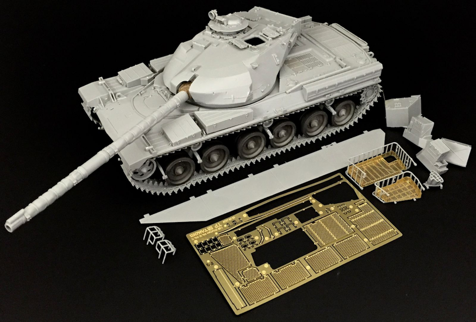 1/35 BRITISH MAIN BATTLE TANK CHIEFTAIN Mk.10 by TAKOM