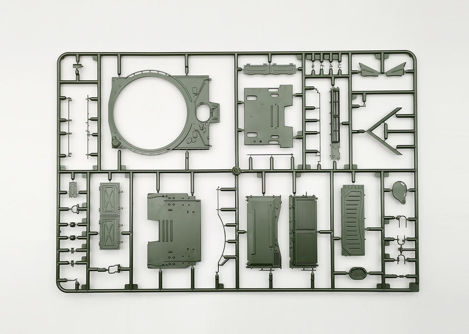 Amusing Hobby 35A038 1/35 Russian T-72M1 MBT w/ Full Interior & Movable Tracks