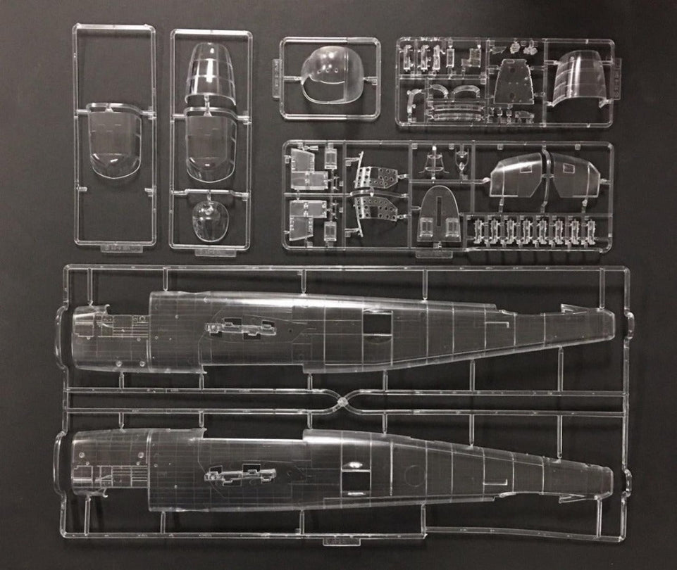 1/32 B-25J MITCHELL 'STRAFER'-CRYSTAL VERSION W/BONUS PARTS HONG KONG MODEL 01S01